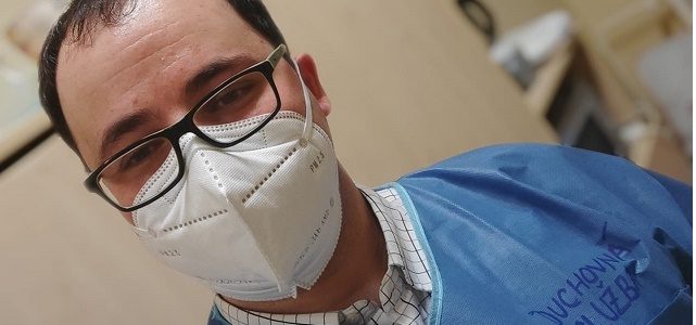 Evanjelickí farári a farárky pomáhajú v nemocniciach