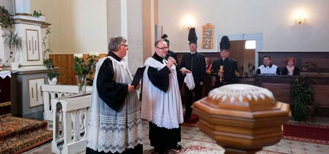 Banícka ofera, dychovka a potolerančný kostol