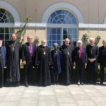 - Čelní predstavitelia členských cirkví SRC z niekoľkých európskych krajín susediacich a priamo dotknutých súčasným konfliktom sa 10. júna v Bossey, v priestoroch Ekumenického inštitútu vo Švajčiarsku zúčastnili na druhej ekumenickej konzultácii za okrúhlym stolom SRC o situácii na Ukrajine